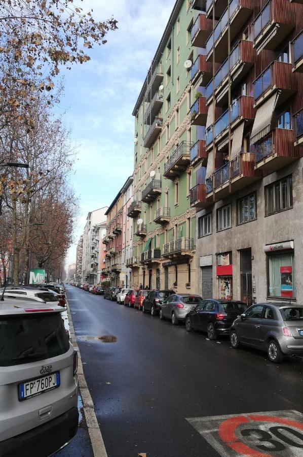 Al 32 Apartment Milan Bagian luar foto